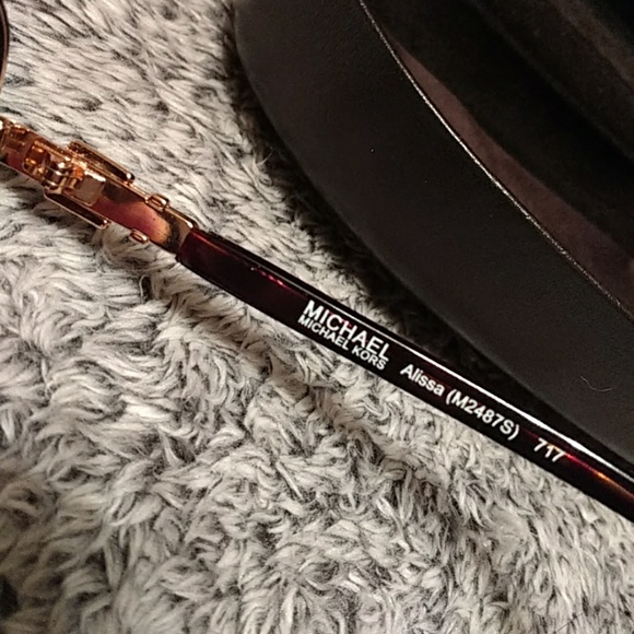 Authentic Michael Kors aviator sunglasses - Picture 2 of 8